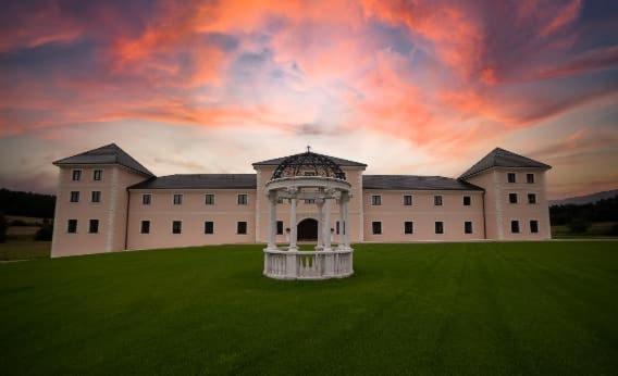 Chateau Sanov Otel Sanov  Dış mekan fotoğraf